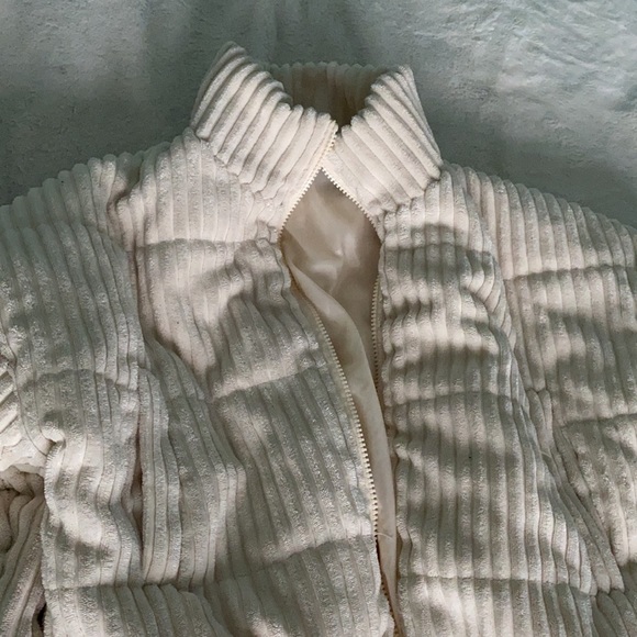 COPY - Cream puffer jacket Shein - Picture 4 of 5